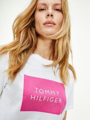 TOMMY HILFIGER T-Shirt en coton bio à logo rectangle Blanc