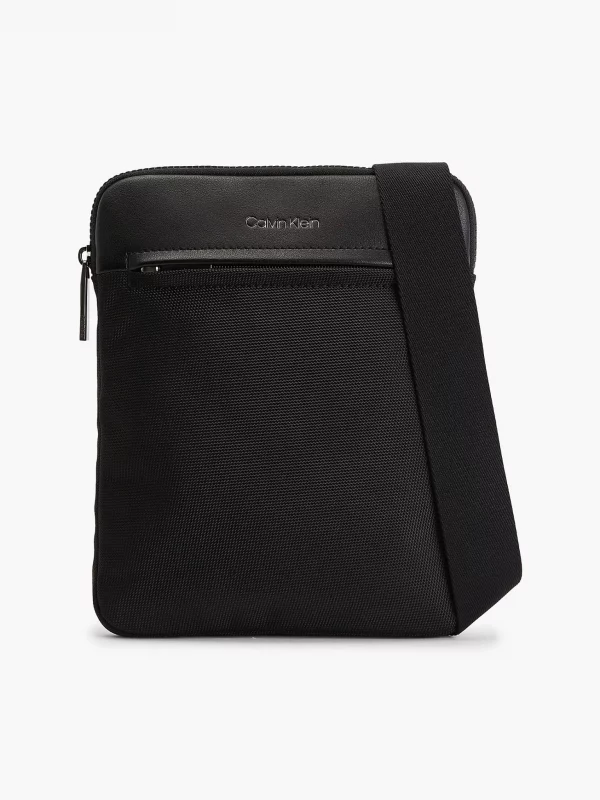 CALVIN KLEIN Sac en bandoulière plat en polyester recyclé Noir