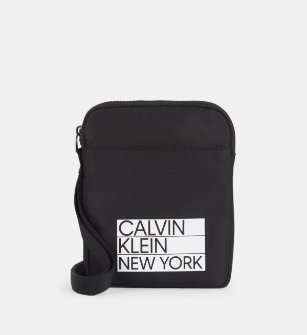 CALVIN KLEIN Sacoche Flatpack S signature nylon Noir