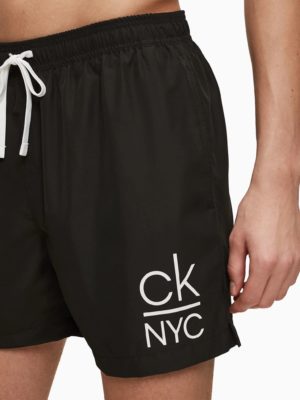 CALVIN KLEIN Short de bain mi-long avec cordon de serrage CK NYC Noir