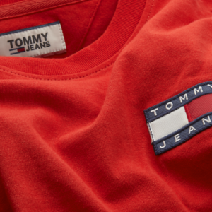 TOMMY JEANS T-Shirt avec drapeau brodé Rouge